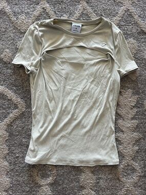 Gymshark Short Sleeve Cutout Tee in Sage Green